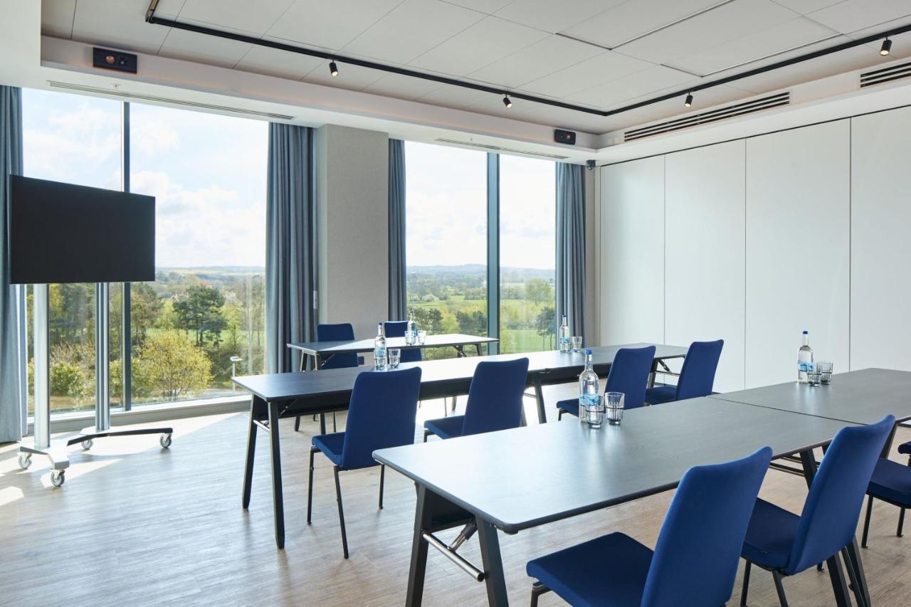 Courtyard By Marriott Exeter Sandy Park Exterior foto